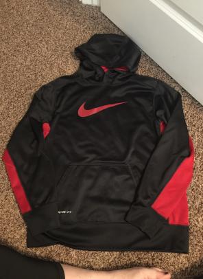 Boys Nike XL Therma Fit Hoodie