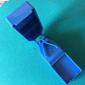 Sturdy Blue Pill Splitter
