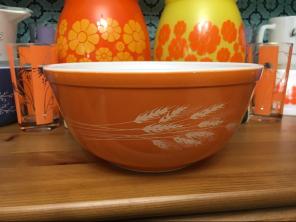 Pyrex Autumn Harvest 403 Mixing Bowl