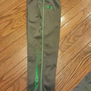 Under armour pants size 6 boys