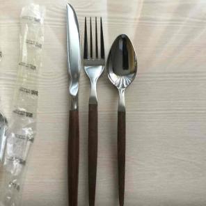 12 pieces of Ecko flatware
