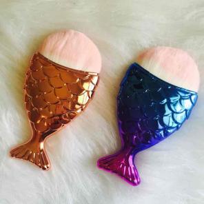 Set 2 makeup brushes rainbow fish tail