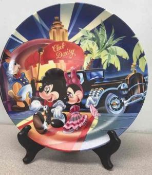 Disney Collector's Club Daisy Plate
