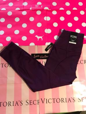 New VS Knockout Workout Capri Tights