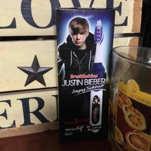 JUSTIN BIEBER SINGING TOOTHBRUSH