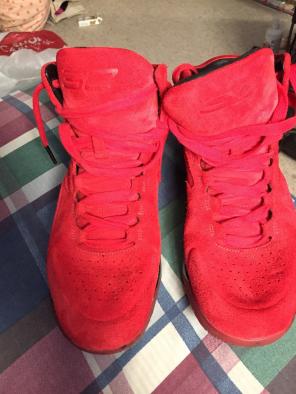 Basketball shoes