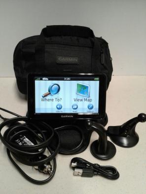 Garmin nuvi 2555LM GPS BUNDLE