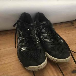 Asics volleyball shoes