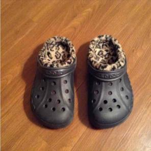 Classic Lined Crocs Junior Sz 4