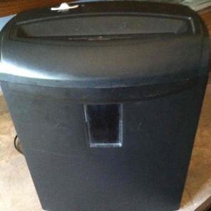 Paper Shredder With Basket 6 Sheet