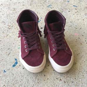10.5 fringe maroon vans
