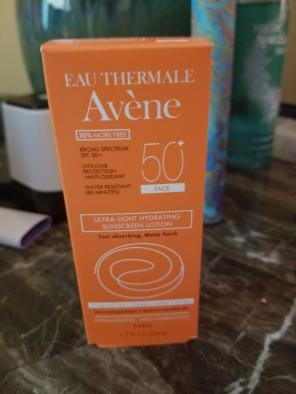 Eau thermal Avene moisture sunscreen 50