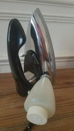 Vintage GE Electric iron