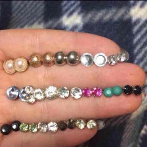 17 pairs earrings