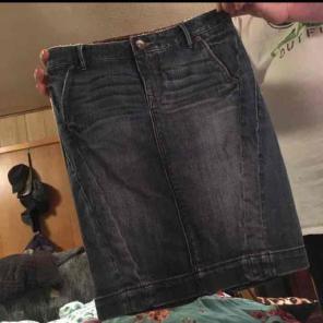 NWOT blue jean skirt 0