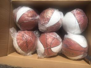 2 THE ROCK BASKETBALLS for 25$