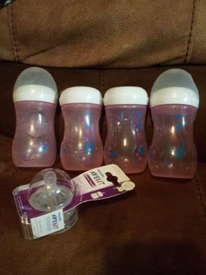 Phillips Avent Pink 9 Ounce Bottles