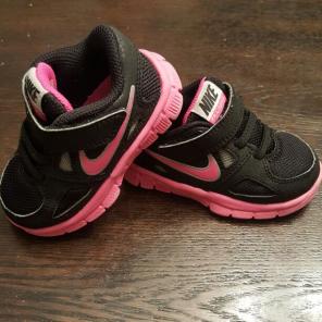 Baby girl nike shoes size 5 c