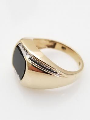 14k diamond & Onyx Ring Size 9.5