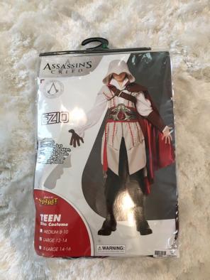 Assassins Creed. Teen Size L 12-14