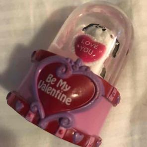 Mini valentines snow globe
