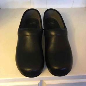 Dansko Black Cabrio Leather size 46
