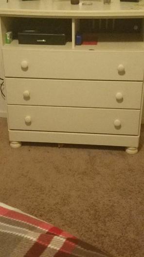 Dresser .