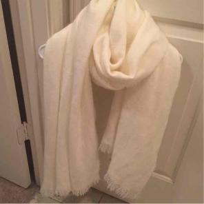 American Eagle White Scarf