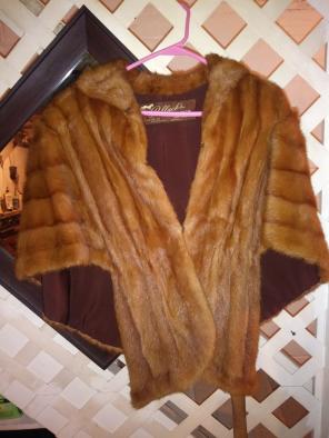 BEAUTIFUL GENUINE MINK STOLE