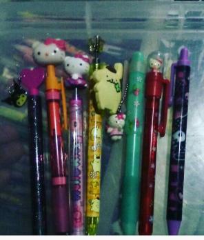Vintage sanrio pens/mechanical pencils