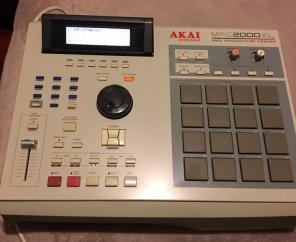 Akai MPC 2000XL