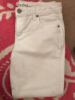 Merona White Capris