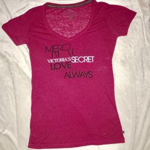 **GUC VS Super Model Essential Tee**