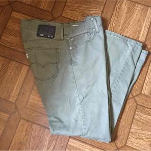 Levi's green in good condition, for mans