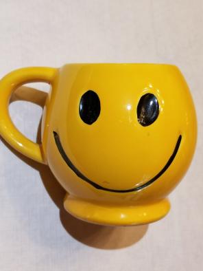 Vtg McCoy 70's smiley face mug