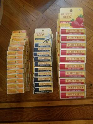 210 Burts Bees Lip Balm Vanilla strawber