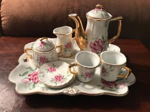 Vintage No Name Miniature Tea Set