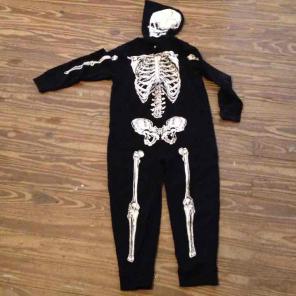 Old Navy skeleton boy jumpsuit 6–7 hood