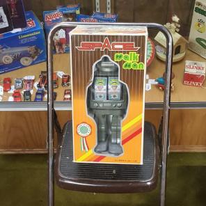 Vintage Space walkman robot METAL
