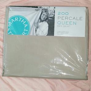 Queen bedskirt beige