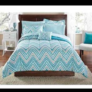 Brand New turquoise Twin Comforter