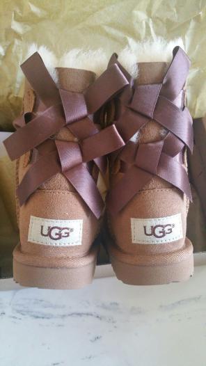 Ugg toddler boots size 7 NWT