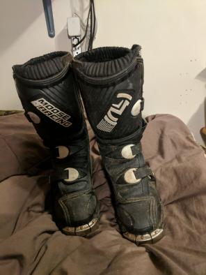 Youth riding boots size 12