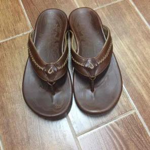 Mens Olukai Sandals Size 11