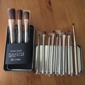 Naked3 makeup brushes set