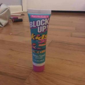 Kid's face sunblock
