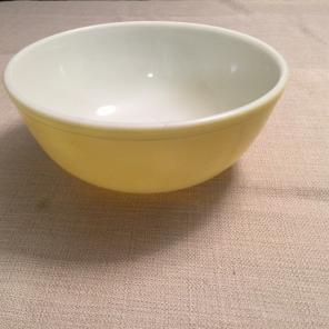 Pyrex Primary Yellow 404
