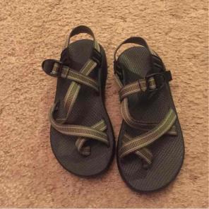 Men's size 9 chacos very good condition