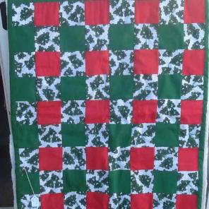 Christmas lap quilt. 27/31