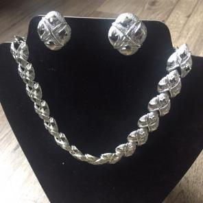 CORO VINTAGE NECKLACE AND EARRINGS